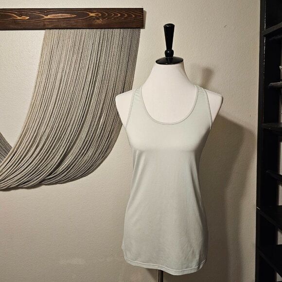 GapFit Mint Perforated Racerback Tank Sz M - Picture 2 of 5